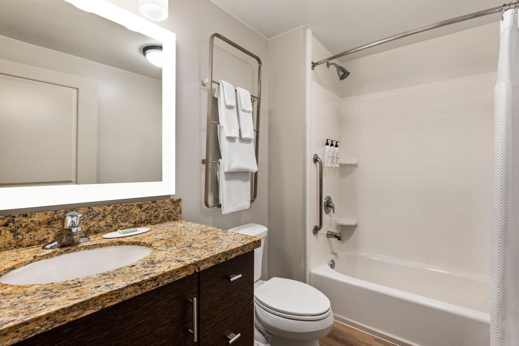 Towneplace Suites By Marriott Harrisburg West/Mechanicsburg Bagian luar foto