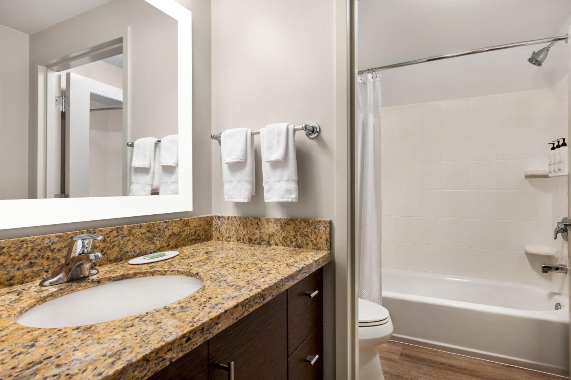 Towneplace Suites By Marriott Harrisburg West/Mechanicsburg Bagian luar foto
