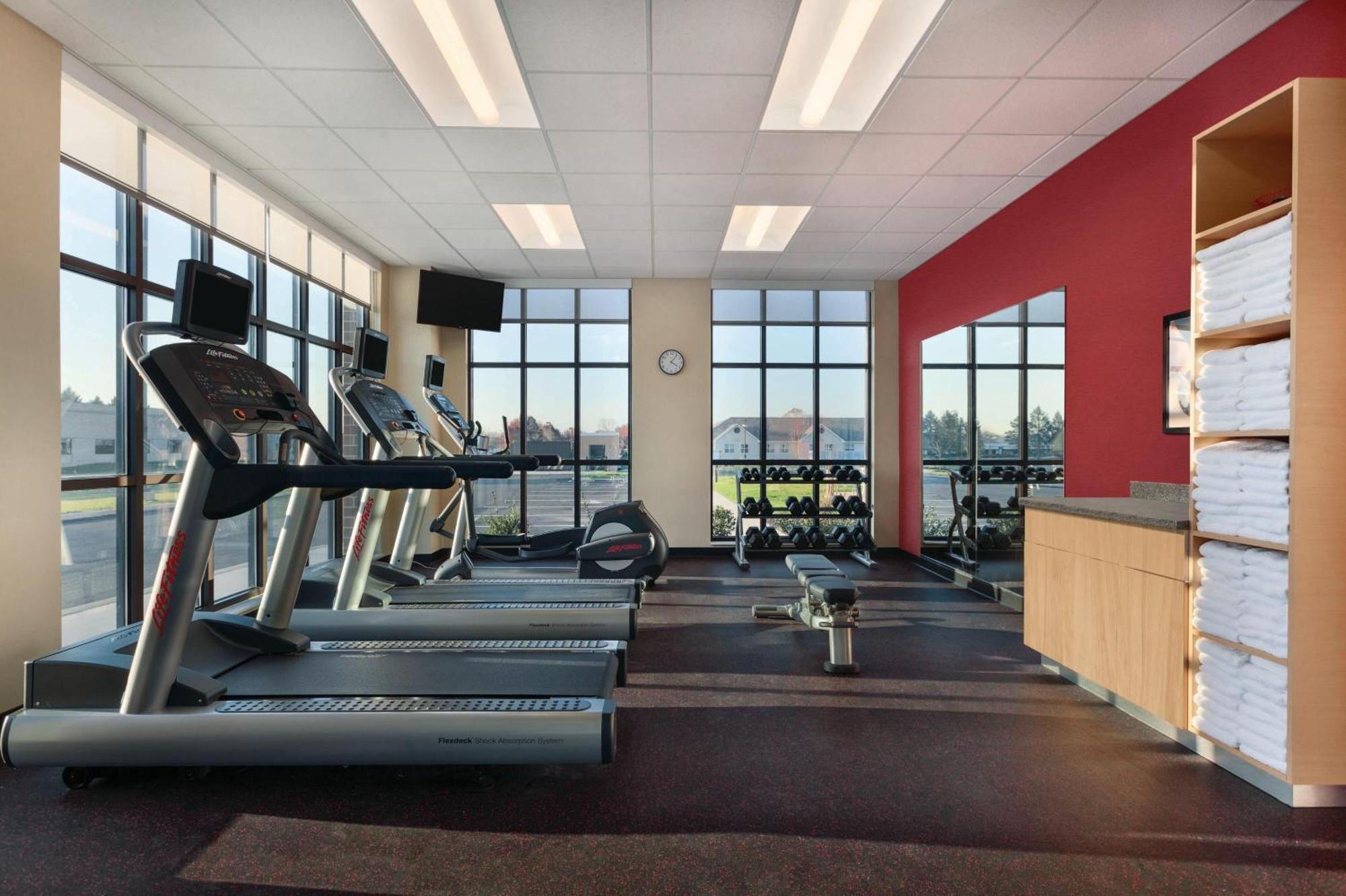 Towneplace Suites By Marriott Harrisburg West/Mechanicsburg Bagian luar foto