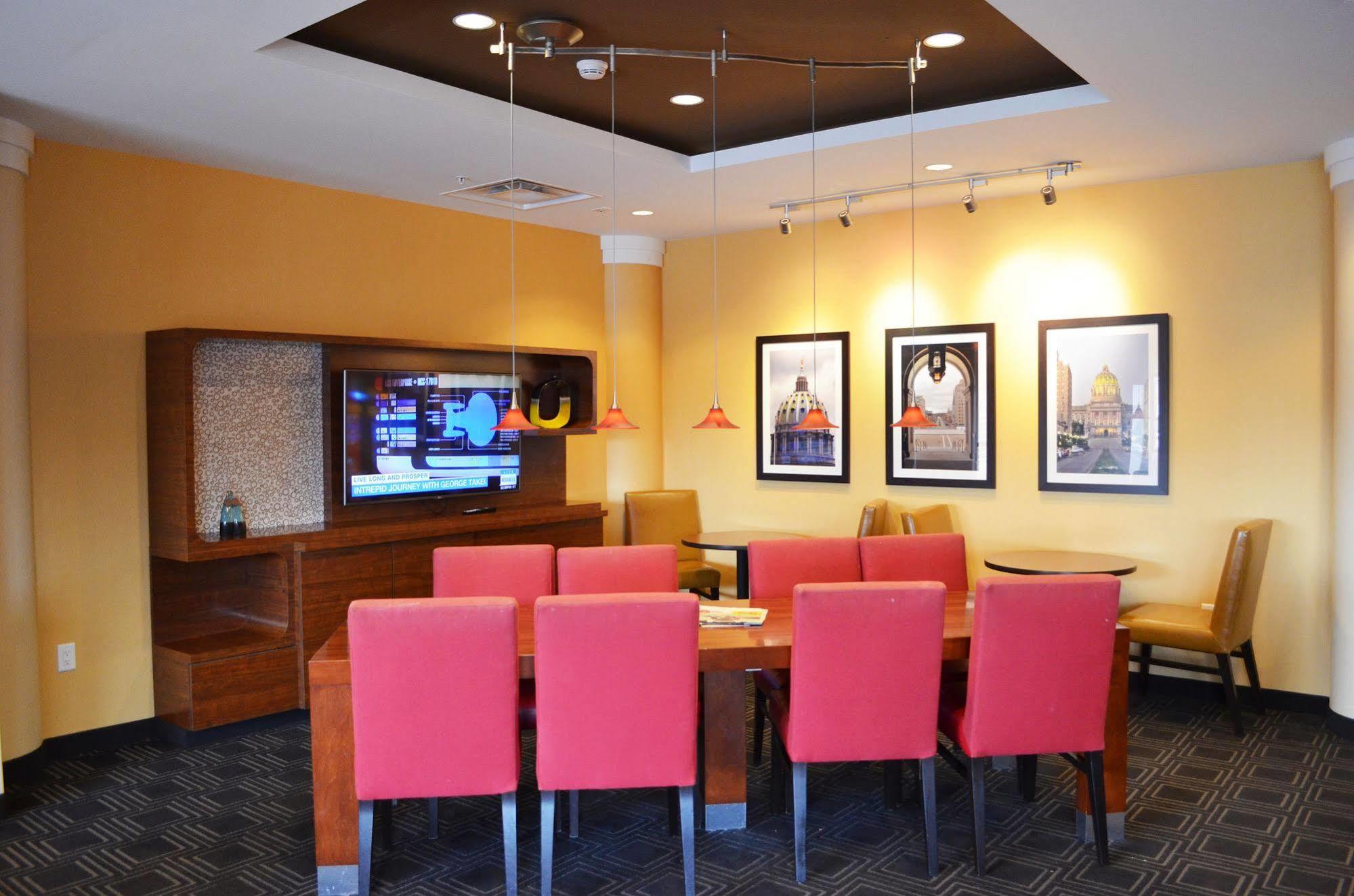 Towneplace Suites By Marriott Harrisburg West/Mechanicsburg Bagian luar foto