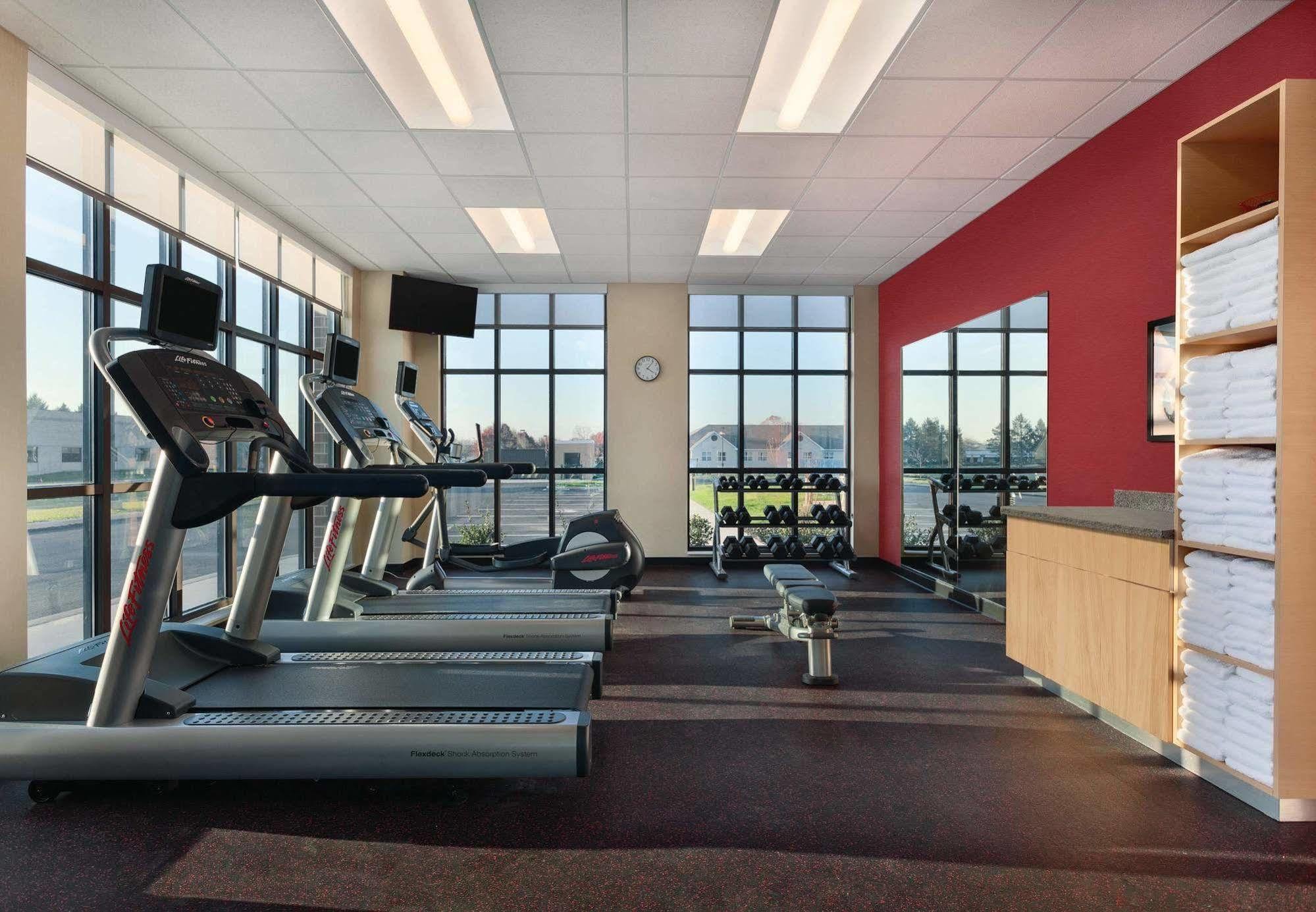 Towneplace Suites By Marriott Harrisburg West/Mechanicsburg Bagian luar foto